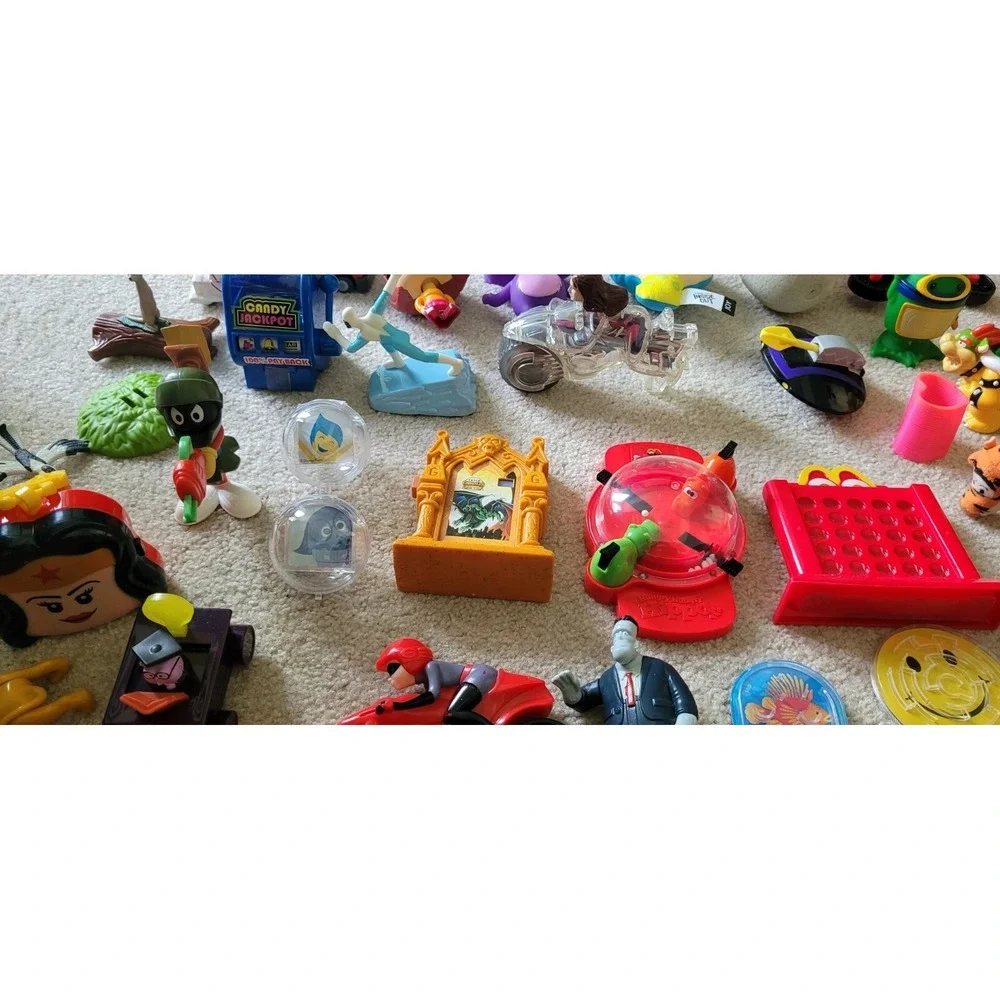 Huge Lot (92) of Vintage Mostly McDonalds Toys! Disney, & More‎